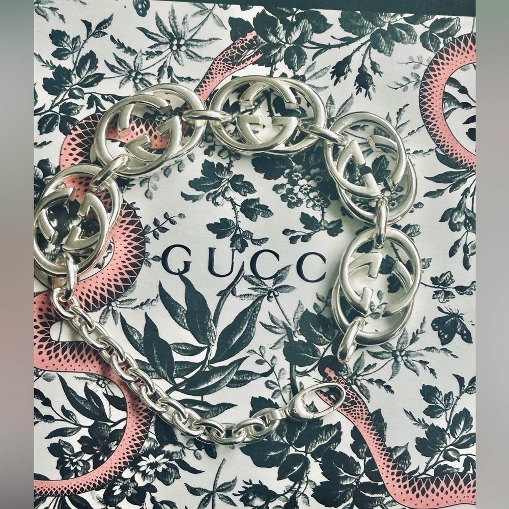 Gucci Interlocking GG Sterling Silver Bracelet with box and Gucci pouch. - Picture 2 of 15